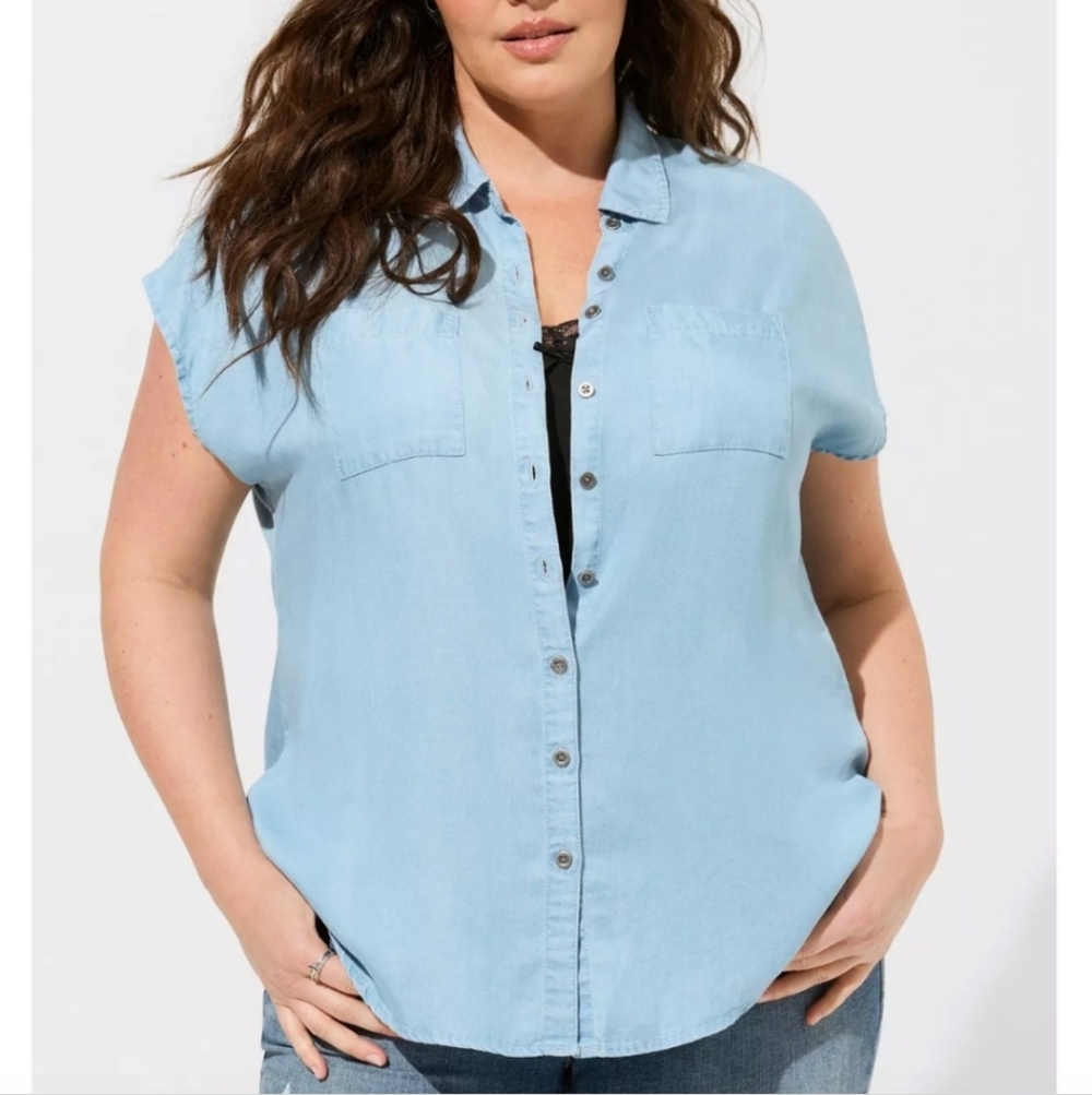 Torrid 3 100% Tencel Sleeveless Button Down Light Blue Blouse Top Dolman